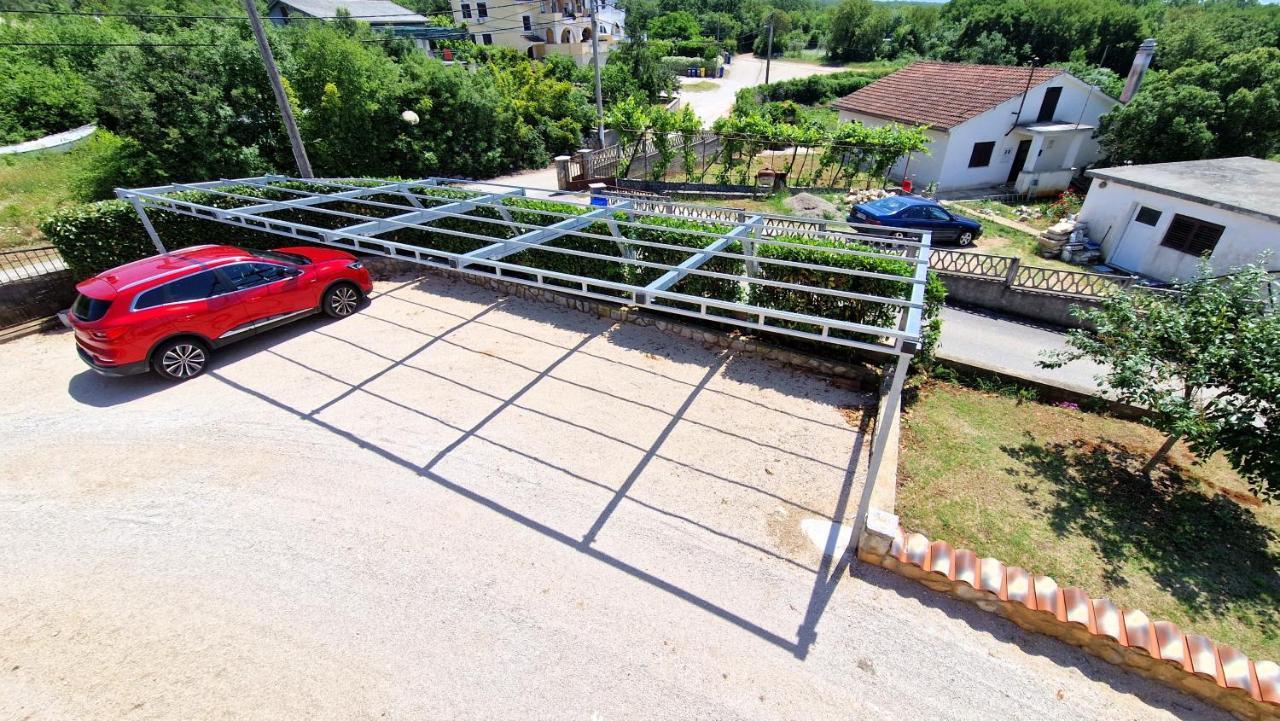 Appartamento Pinezic Skrbčići